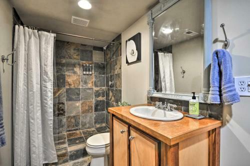 Apartamento Lush Gresham Sanctuary With Cozy Backyard Patio