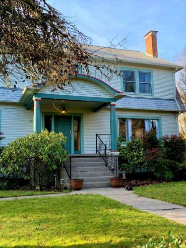 Hostal Riverpath Inn