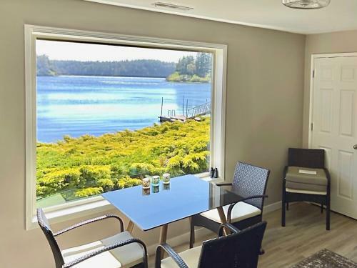 Apartment At Floras Lake Getaway