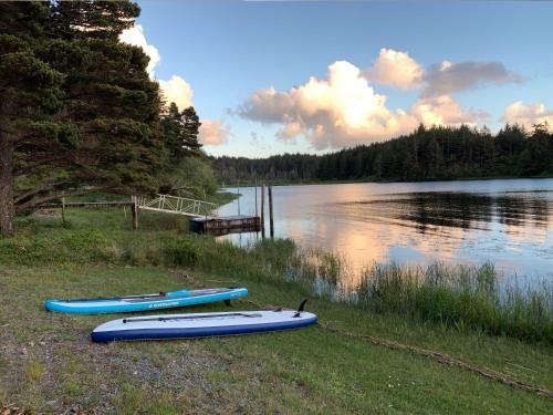 Apartment At Floras Lake Getaway
