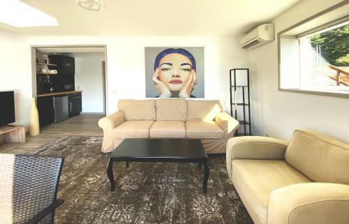 Apartment At Floras Lake Getaway