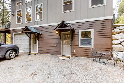 Arapahoe Lodge Lower