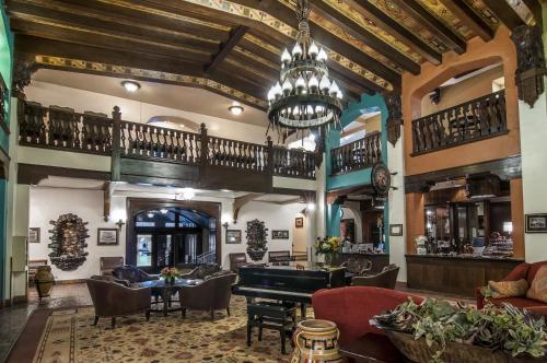 Hotel Alex Johnson