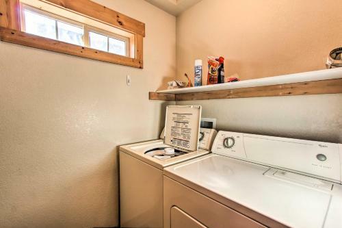 Klamath Falls Cabin Retreat With Deck And Grill!
