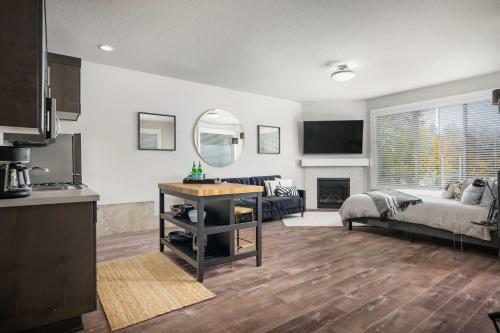 Milwaukie Heights North Studio