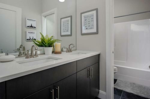 Milwaukie Heights North Villa