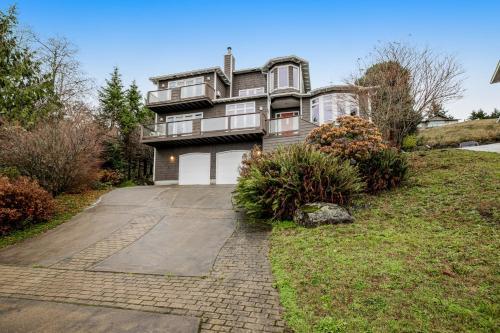 River And Sea Retreat
