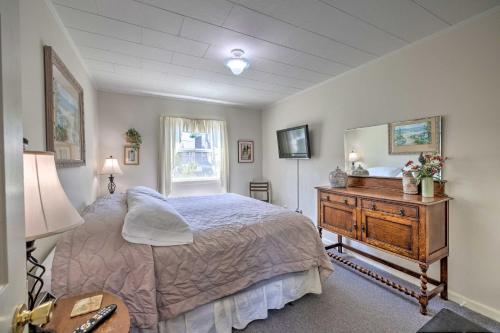 Apartamento Rockaway Beach Escape With View Steps To Sand!