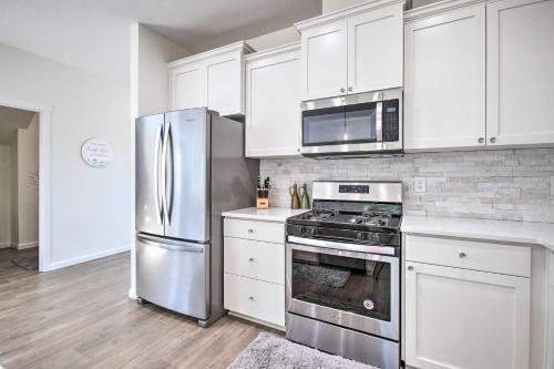 Luxury Home On Golf Course Walk To The Beach!