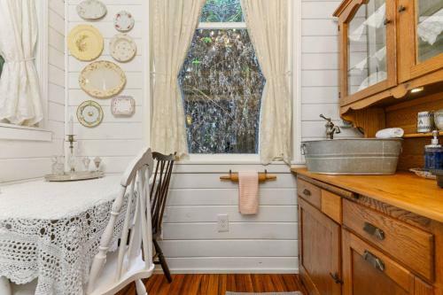 Tiny Digs Cottage House