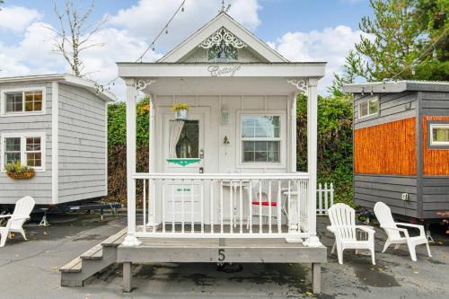 Tiny Digs Cottage House