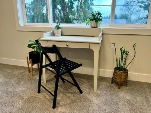 ? Vibrant Master Suite In Spacious Yet Cozy Home ?