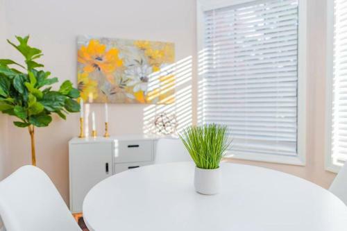 Spacious 5,000+ Sq Ft House, Close To Pdx Airport