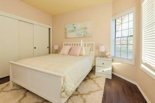 Spacious 5,000+ Sq Ft House, Close To Pdx Airport