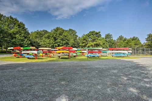 Rustic Poconos Retreat With Grill, 1 Mi To Lake