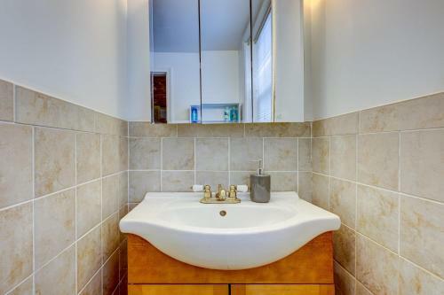 The Cresco Farmhouse-