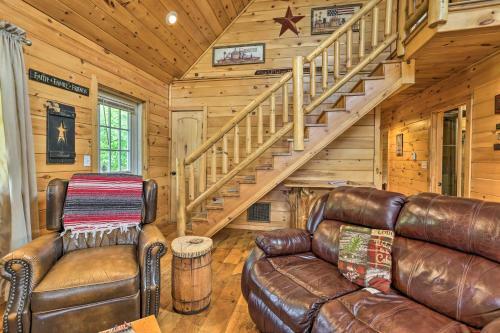 Charming Blakely Cabin With Porch And Valley Views!