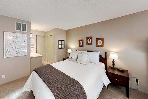 Tennis Village Unit 20