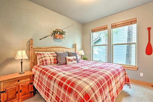 Spacious Sunriver Home With Hot Tub And Gas Grill