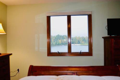 Mt. Maplewood Lake House