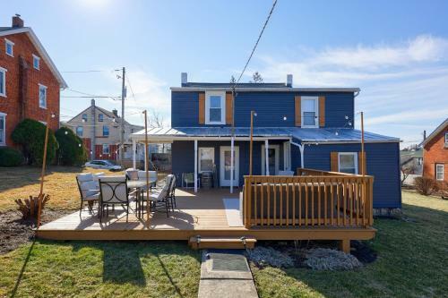 2-bedroom House W/ Large Outdoor And Firepit!