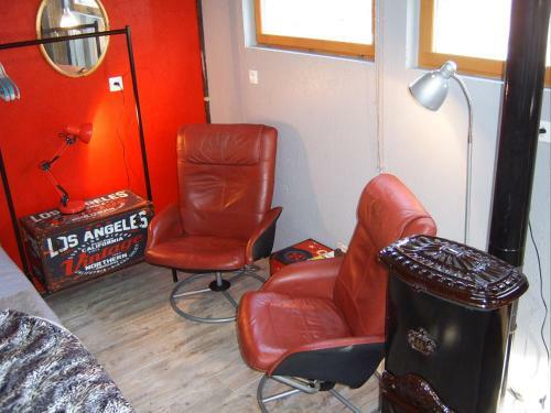 Bed & Breakfast "perle Rare" Private Cabin For 2 With View Old Castle