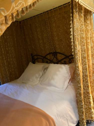Hostal Ch�teau De R�