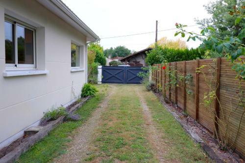 Plaisant Villa With Pool, Close To The Beach