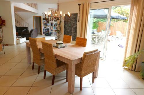 Plaisant Villa With Pool, Close To The Beach