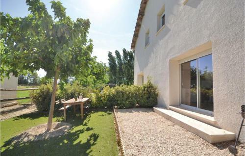Two-bedroom Holiday Home In Le Sambuc