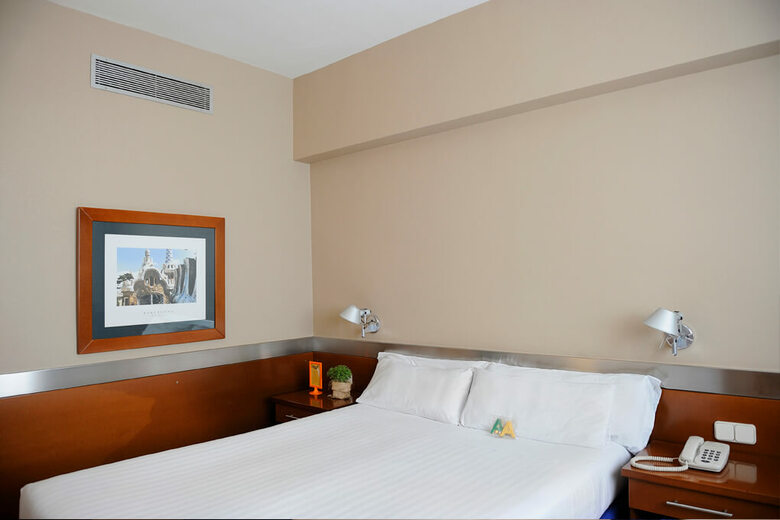 Hotel Tres Torres Atiram