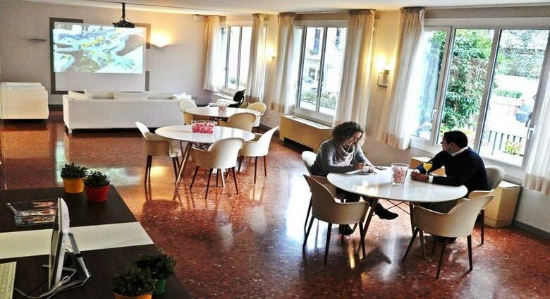 Hotel Tres Torres Atiram