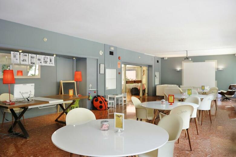 Hotel Tres Torres Atiram