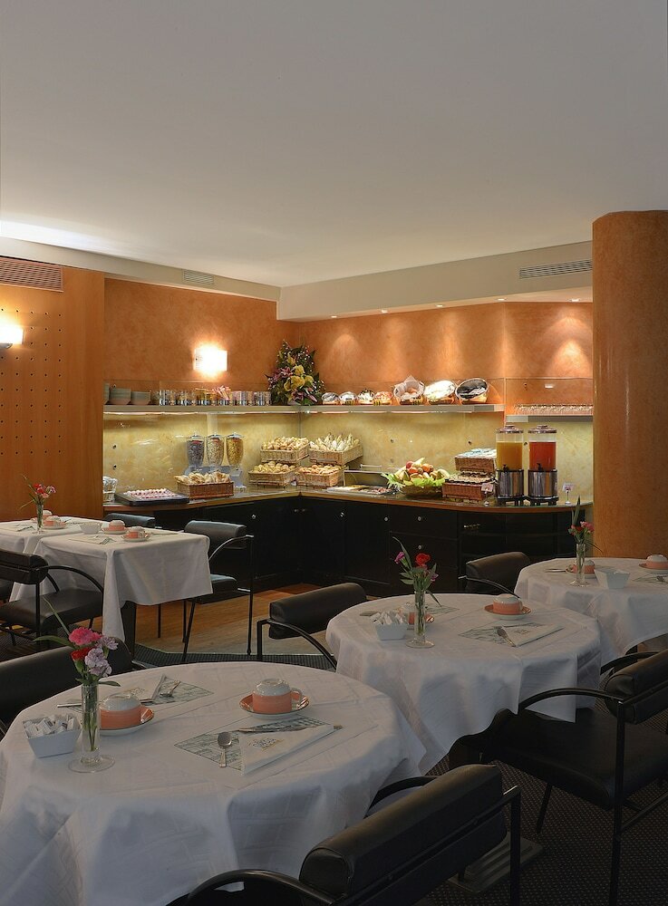 Hotel Opera Cadet