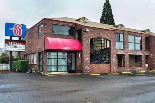 Motel Canby Country Inn
