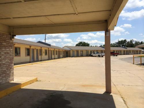 Lake Shore Motel