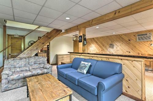 Lakefront Home With Game Room, Decks, Dock And Kayaks!