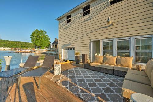 Waterfront Harveys Lake House With Private Dock!