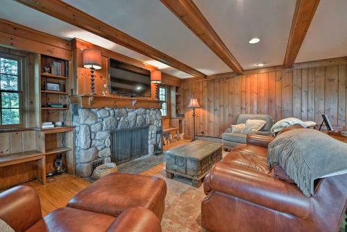 Waterfront Harveys Lake House With Private Dock!
