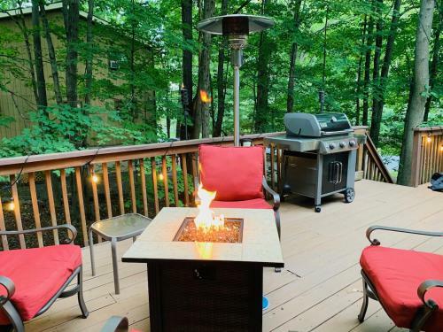 Lake Ariel Family Chalet
