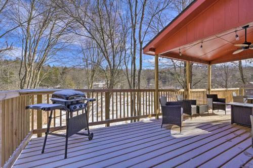 Pocono Spa Getaway With Hot Tub, Sauna, Deck!