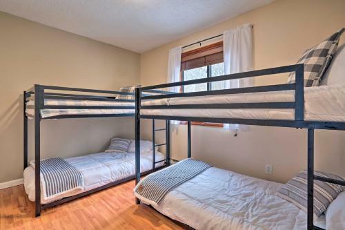 Pocono Spa Getaway With Hot Tub, Sauna, Deck!