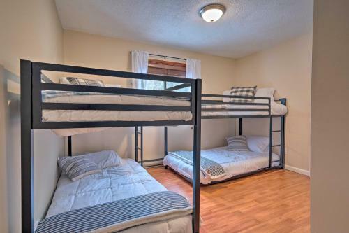 Pocono Spa Getaway With Hot Tub, Sauna, Deck!