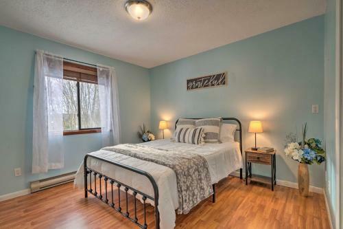 Pocono Spa Getaway With Hot Tub, Sauna, Deck!