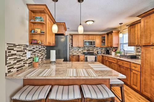Chic, Cozy Home With Game Room In The Poconos!