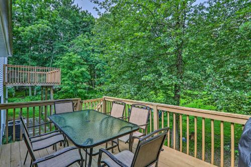 Poconos Retreat With Game Room And Private Lake Access