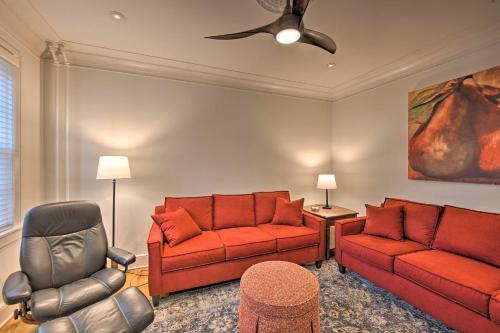 Lancaster Townhome Walk To Central Market!