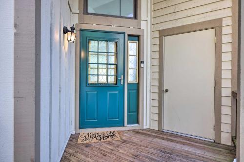 Modern-chic Tannersville Townhome With Deck!