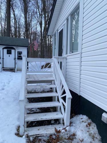 Cozy Poconos Mountain House With 3 Bedrooms