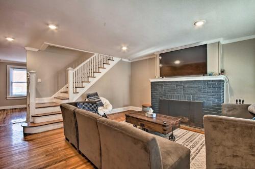 Chic Philadelphia Townhome With Fenced Yard!